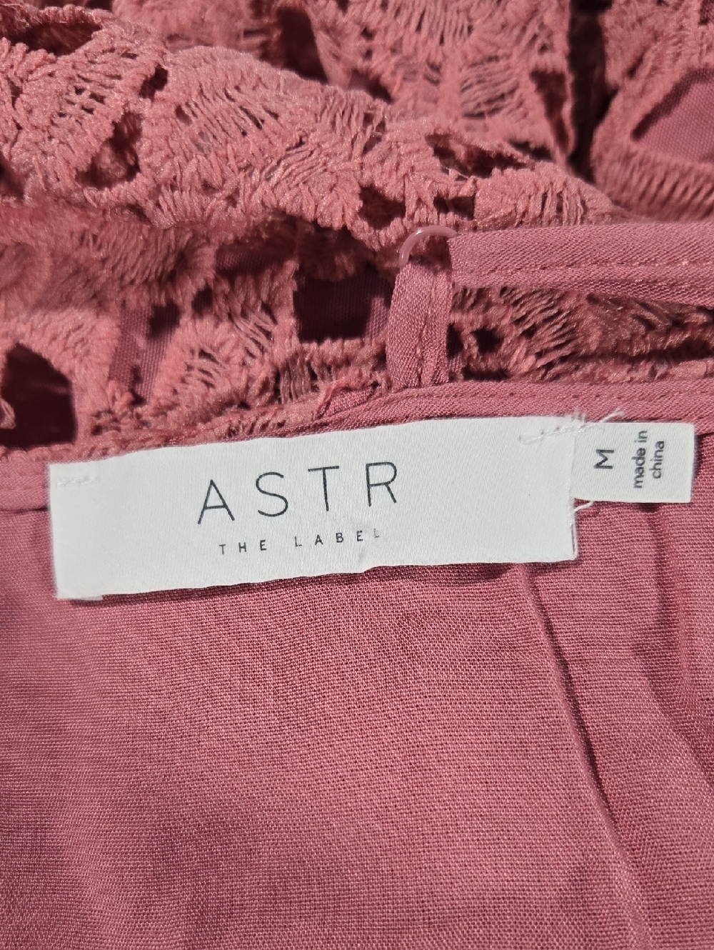 Astr Pink Mauve Floral Lace Midi Dress Sz Medium - Picture 4 of 5